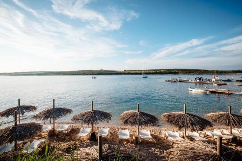 Beachclub für Hochzeit am Strand in Kroatien