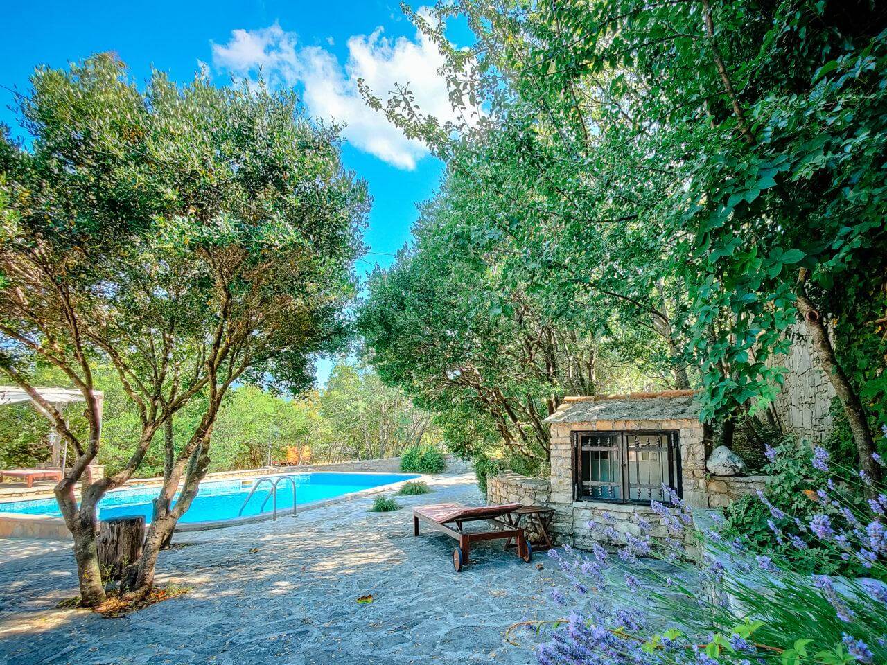 Hochzeit in Nano Ban Glamping Heiraten Hochzeitslocation Location in Kroatien rustikal mit Pool